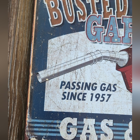🛠️⛽ Vintage-Style Metal Sign – Busted Knuckle Garage Design - made to look aged - Picture 6 of 16